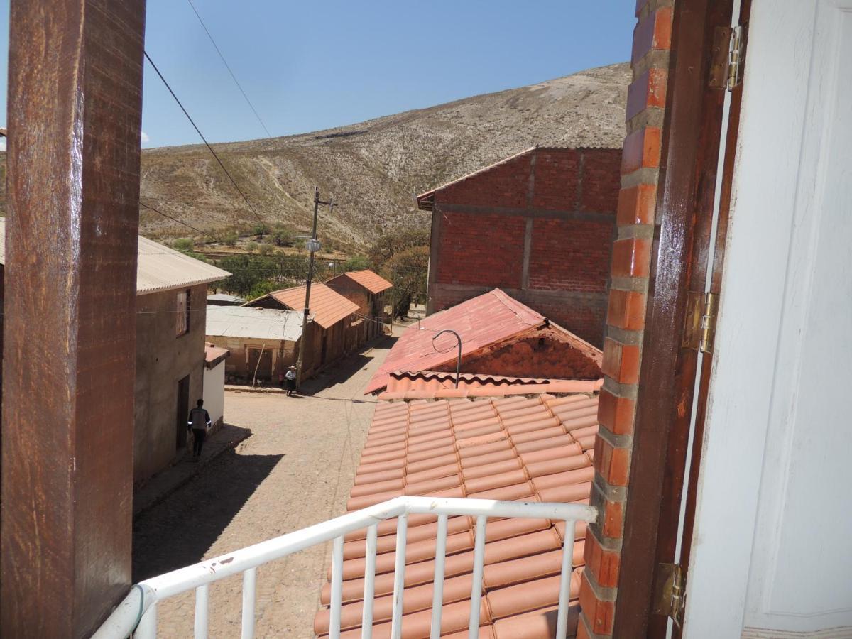 Hostal Dinosaurio Bed and Breakfast Torotoro Εξωτερικό φωτογραφία